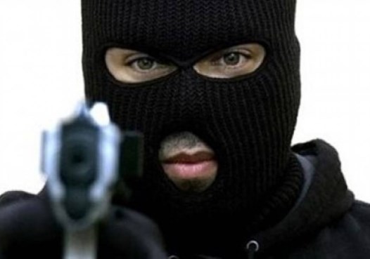 القبض على شخصين خططا للسطو على