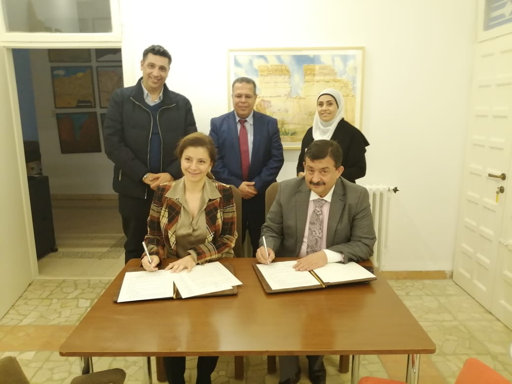 سمو الاميرة دانا فراس توقع إتفاقية