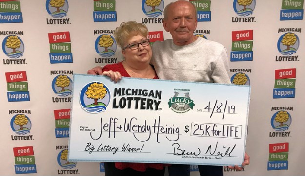 «ورقة من القمامة» تكسب رجلا ثروة