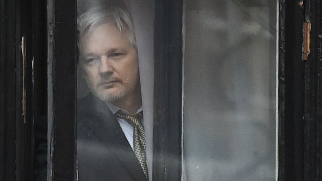 اعتقال مؤسس ويكيليكس