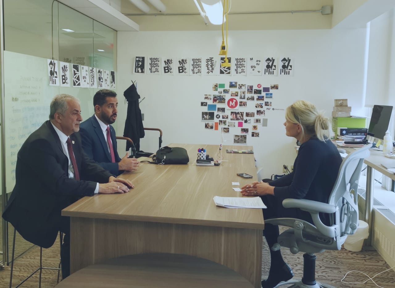 جامعة عمان الأهلية تبحث سبل التعاون