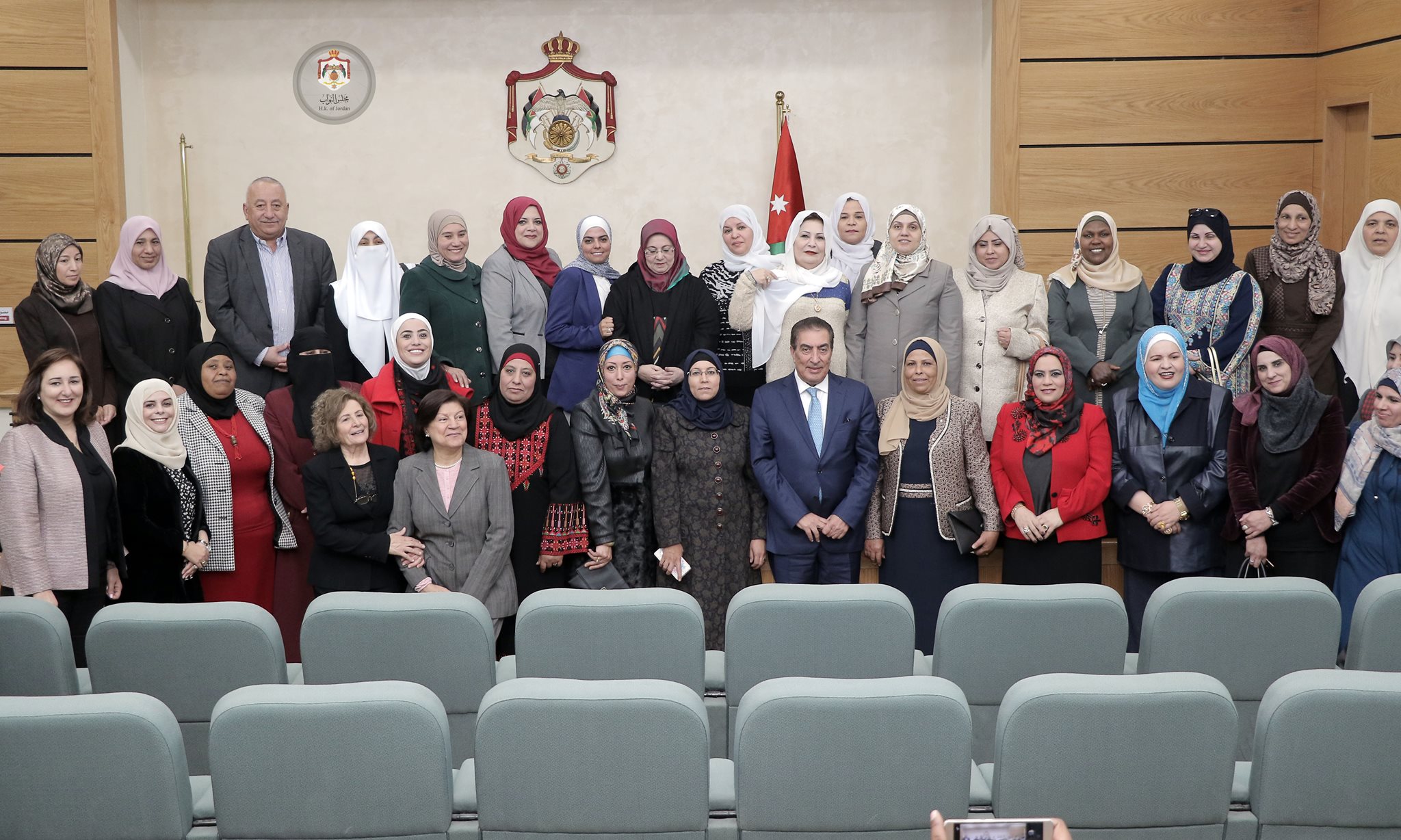 الطراونة يكرم سيدات نواب بيوم المرأة