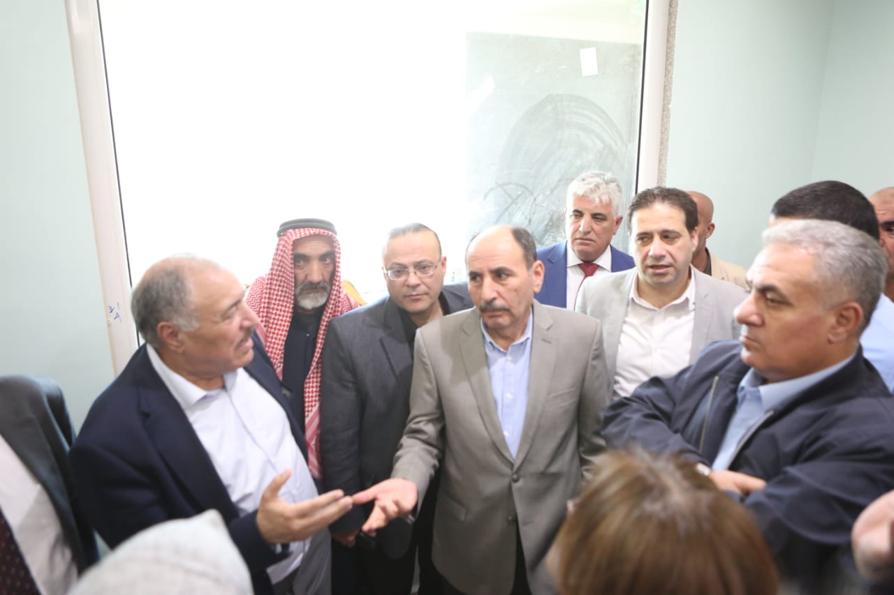 العموش يتفقدان مشروع مستشفى الكرك الحكومي