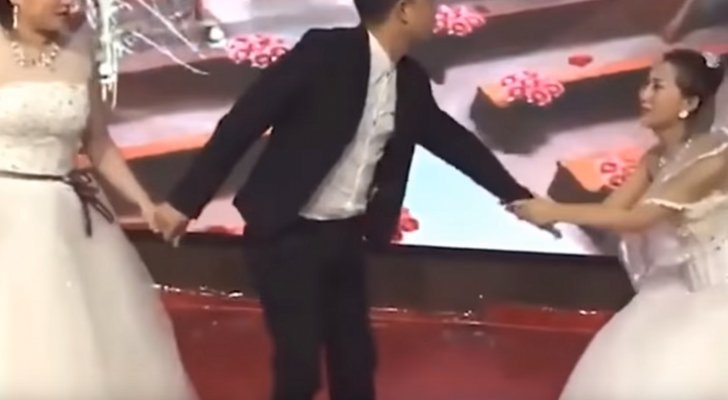 بالفيديو .. فتاة تفسد عرس حبيبها