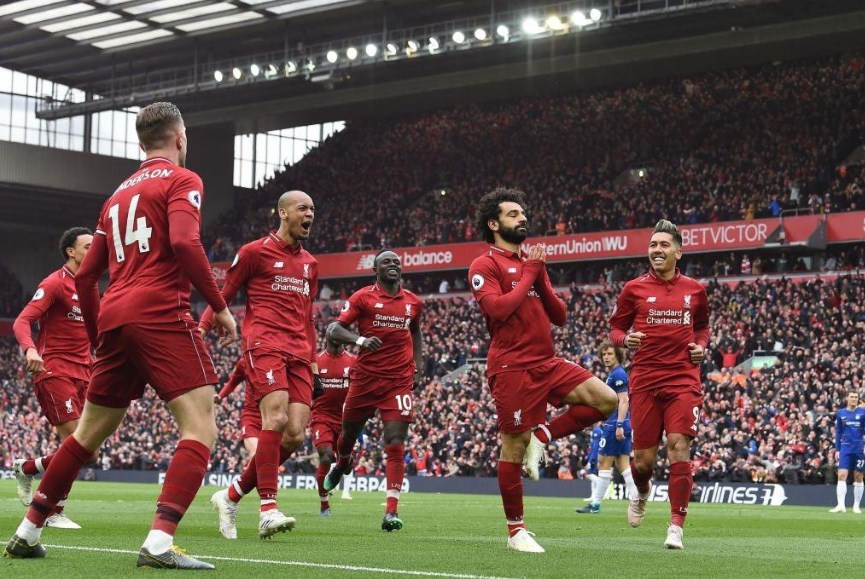 ليفربول يتمسك بالصدارة بثنائية بمرمى تشيلسي