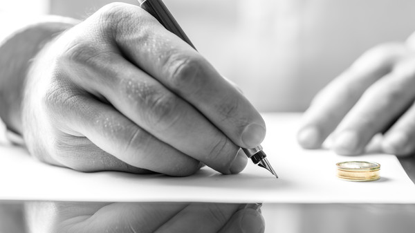 ماذا قال سعوديون عن الليلة الأولى