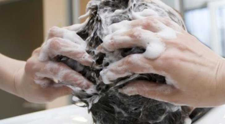 كم مرة يجب أن تغسل شعرك؟