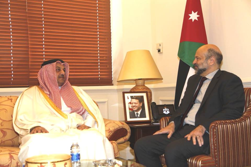 الرزاز يلتقي العطية (صور)