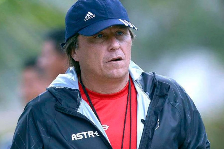 وفاة اللاعب الأرجنتيني خوليو سيزار.. .