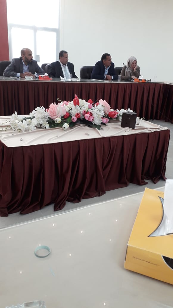 إجتماع في غرفه تجاره المفرق لحملة