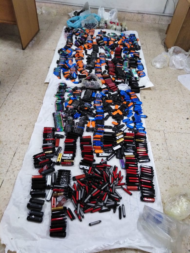 «الجمارك» تحبط تهريب 1534 ارجيلة وسيجارة