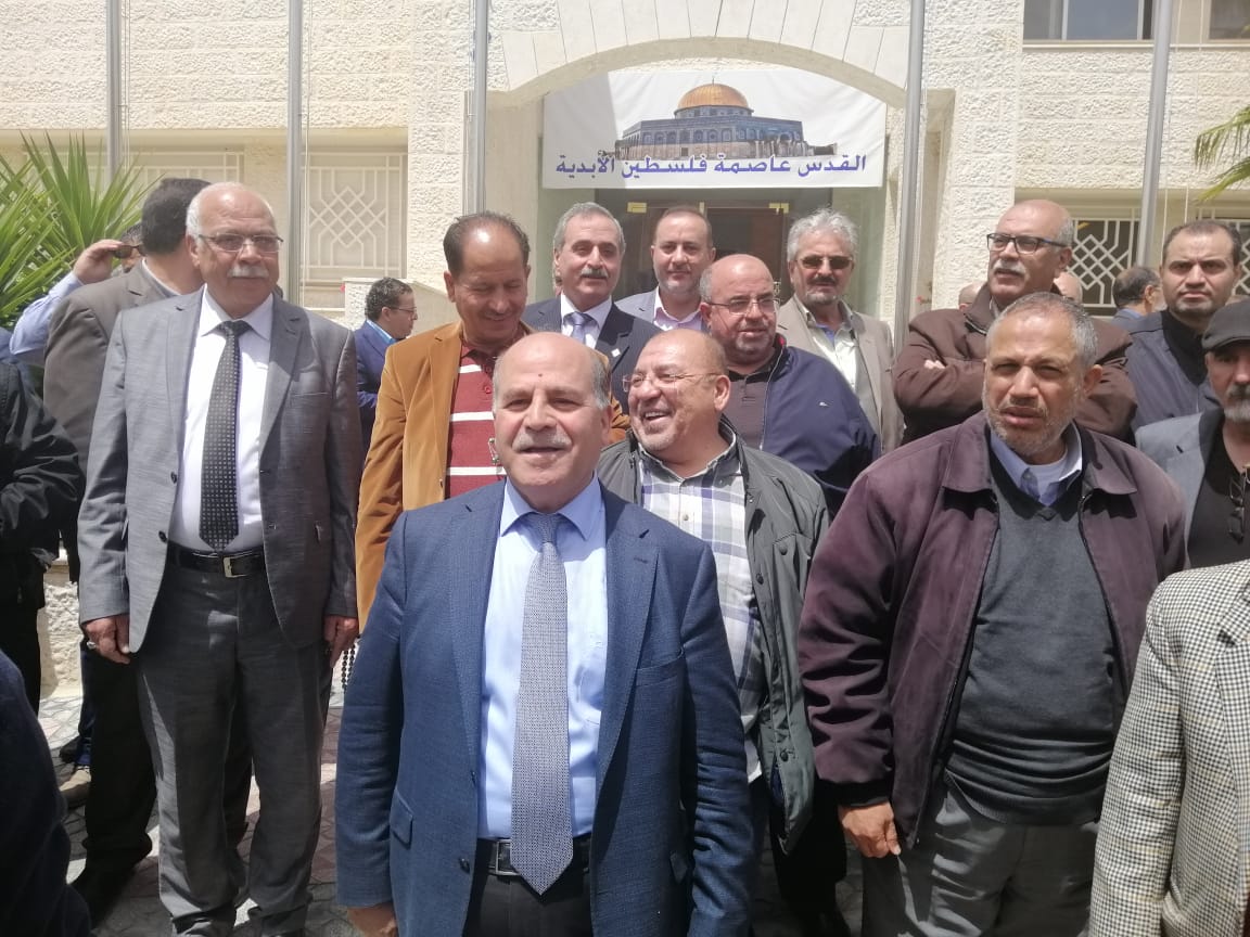 وقفة احتجاجية لـ «مستثمري الإسكان» رفضا