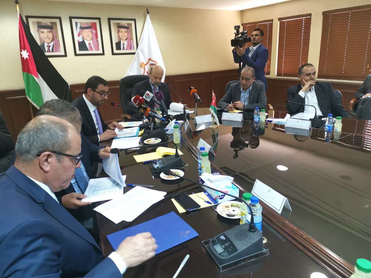 الحكومة: لم يبت بقرار تثبيت أسعار