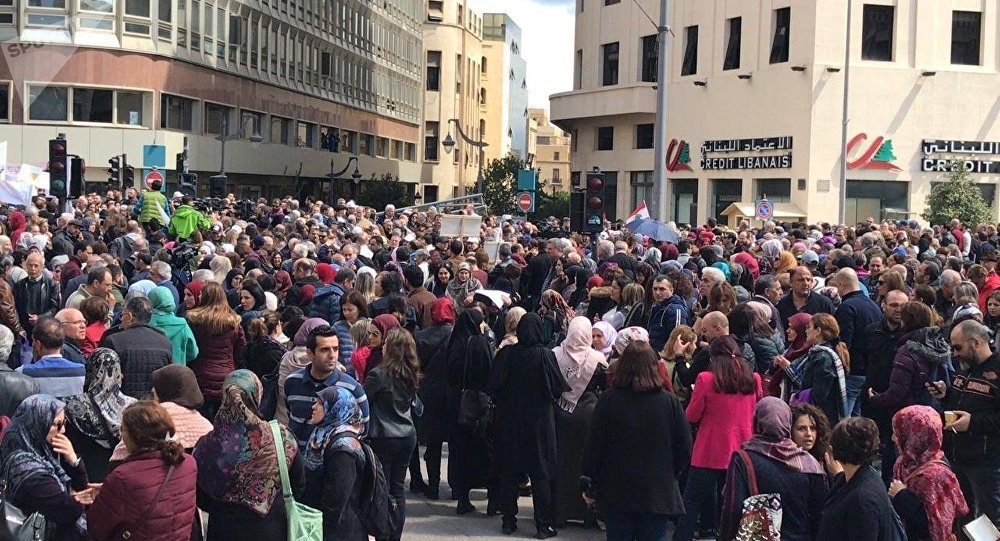 لبنان على مشارف أزمة اقتصادية هي