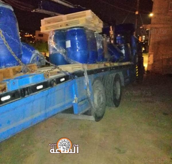 خلل بتريلا محملة ببراميل يكشف مخالفة