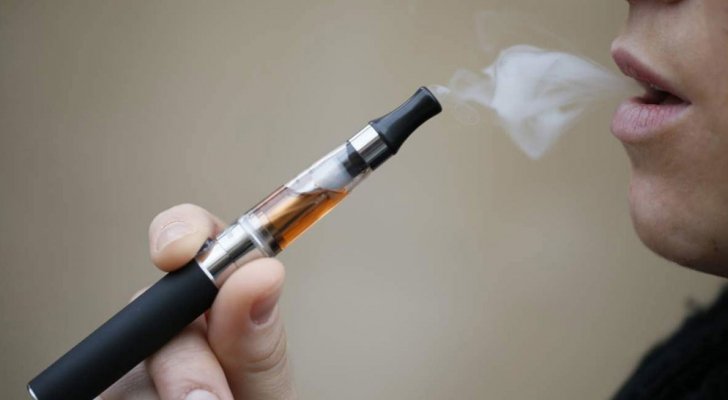دراسة: السجائر الإلكترونية تحتوي على بكتيريا
