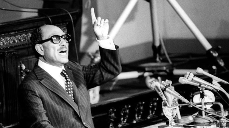 خبير: السادات خدع المصريين وإسرائيل