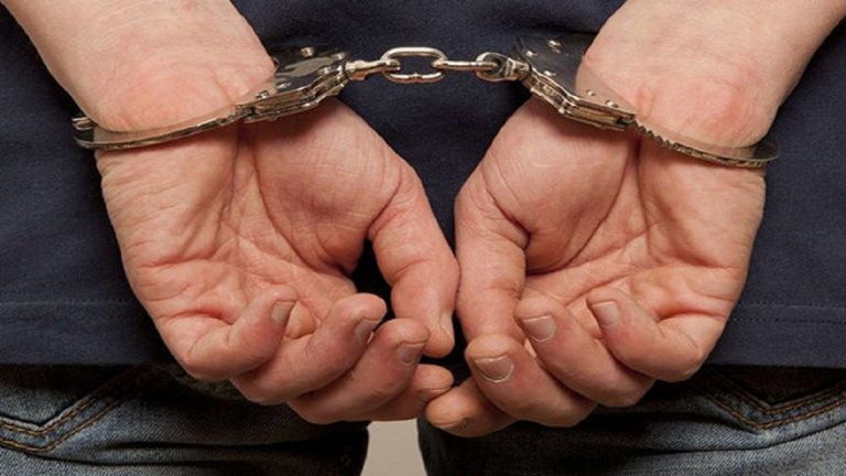 مصري يقتل زوجته بـ27 طعنة بسبب