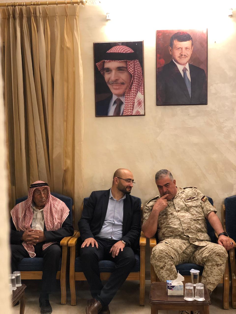 فريحات يعزي بالدكتور عبداللطيف عربيات (صور)