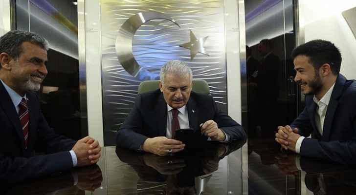 بالفيديو: رئيس الوزراء التركي يخطب لشاب