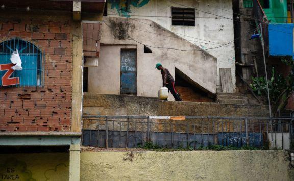 مقتل عائلة لبنانية بظروف غامضة في