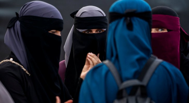 سريلانكا تحظر النقاب في الأماكن العامة