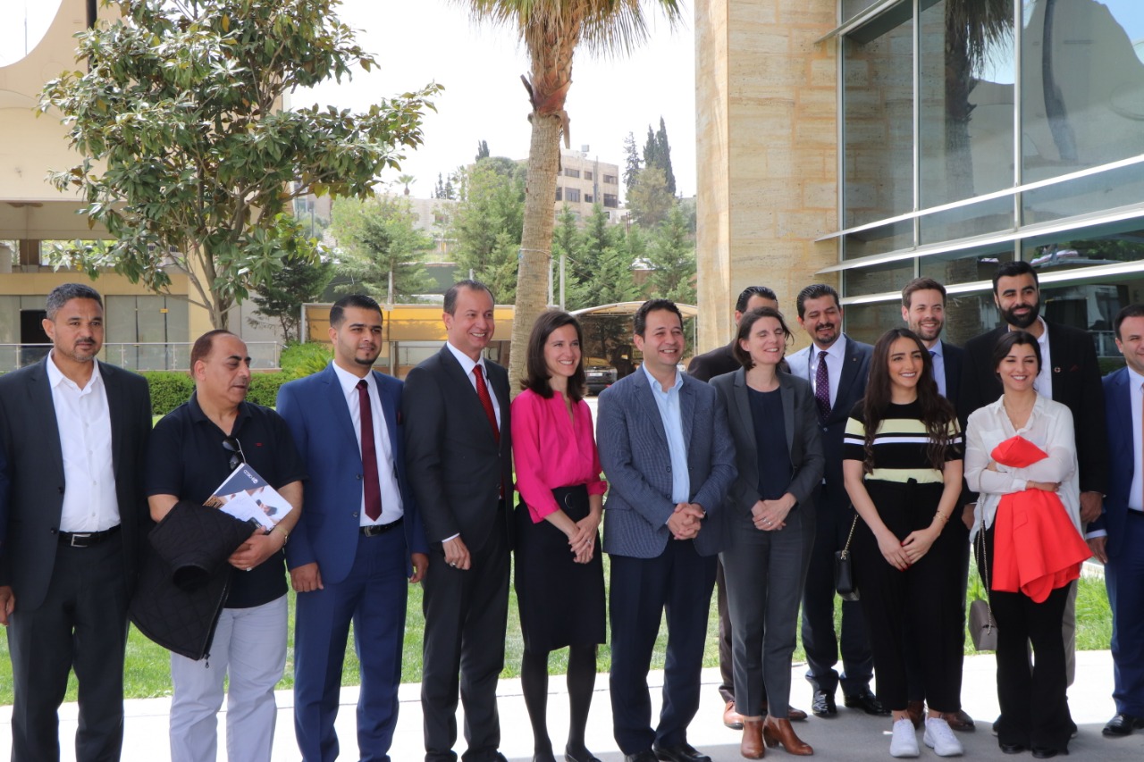 الشباب ومنظمة التنمية والتعاون الاقتصادي تطلقان