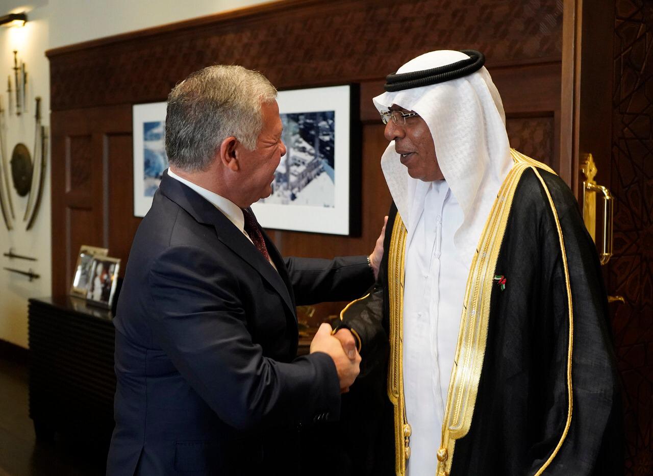 الملك يستقبل الشامسي بمناسبة انتهاء مهام