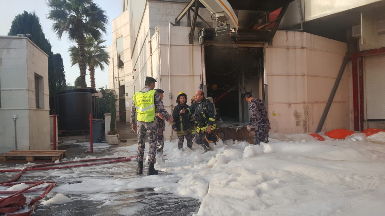 4 إصابات بحريق مستودع أدوية في