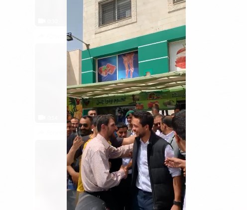 ولي العهد الامير الحسين يفاجئ عاملين