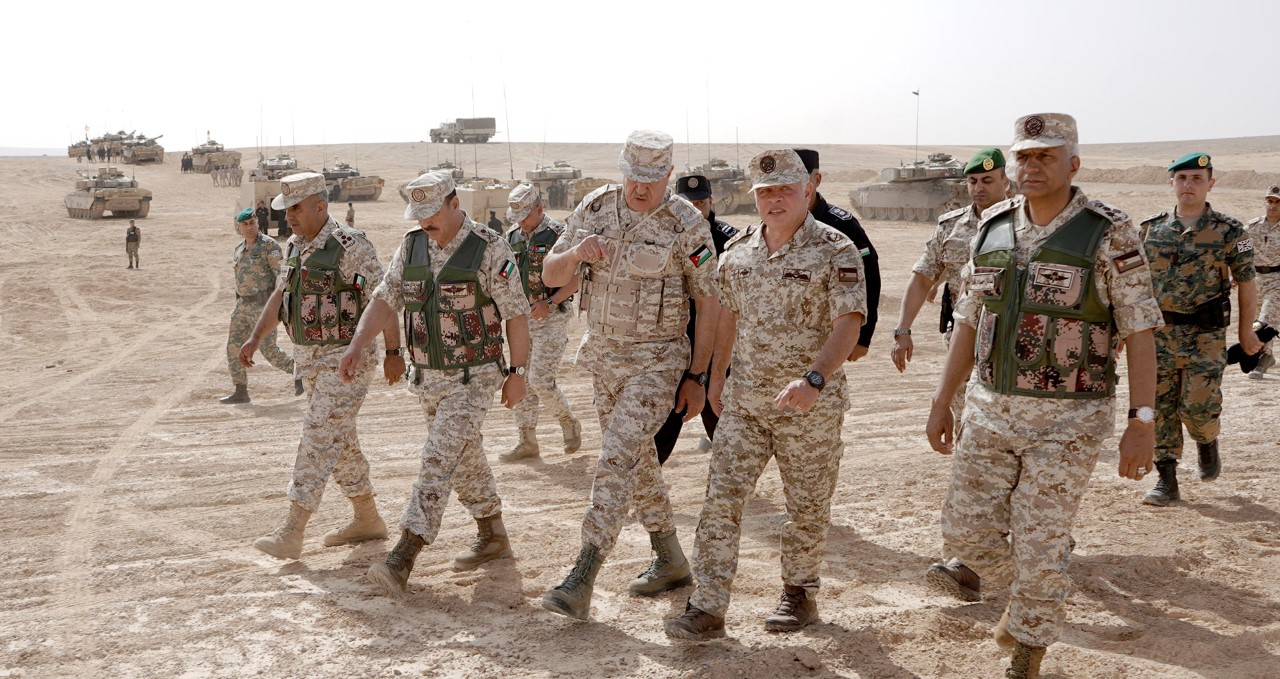 الملك في يوم مع الجيش.. من