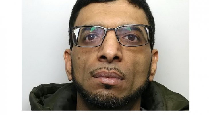 باكستاني ’غيور‘ يقطع أذن رجل ألقى