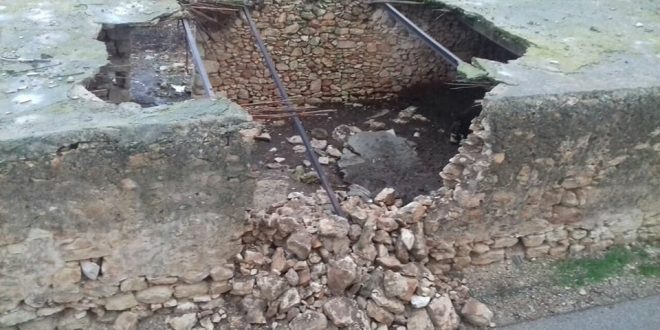 الأمانة تزيل بيتا آيلا للسقوط في