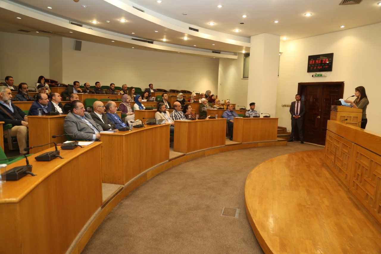 أمانة عمان تبحث تنفيذ نهاية الممر