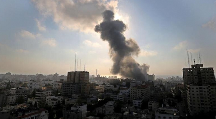 إصابتان إحداهما خطيرة بقصف الاحتلال دراجة