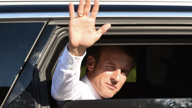 وسائل إعلام فرنسية: سائق ماكرون هرب