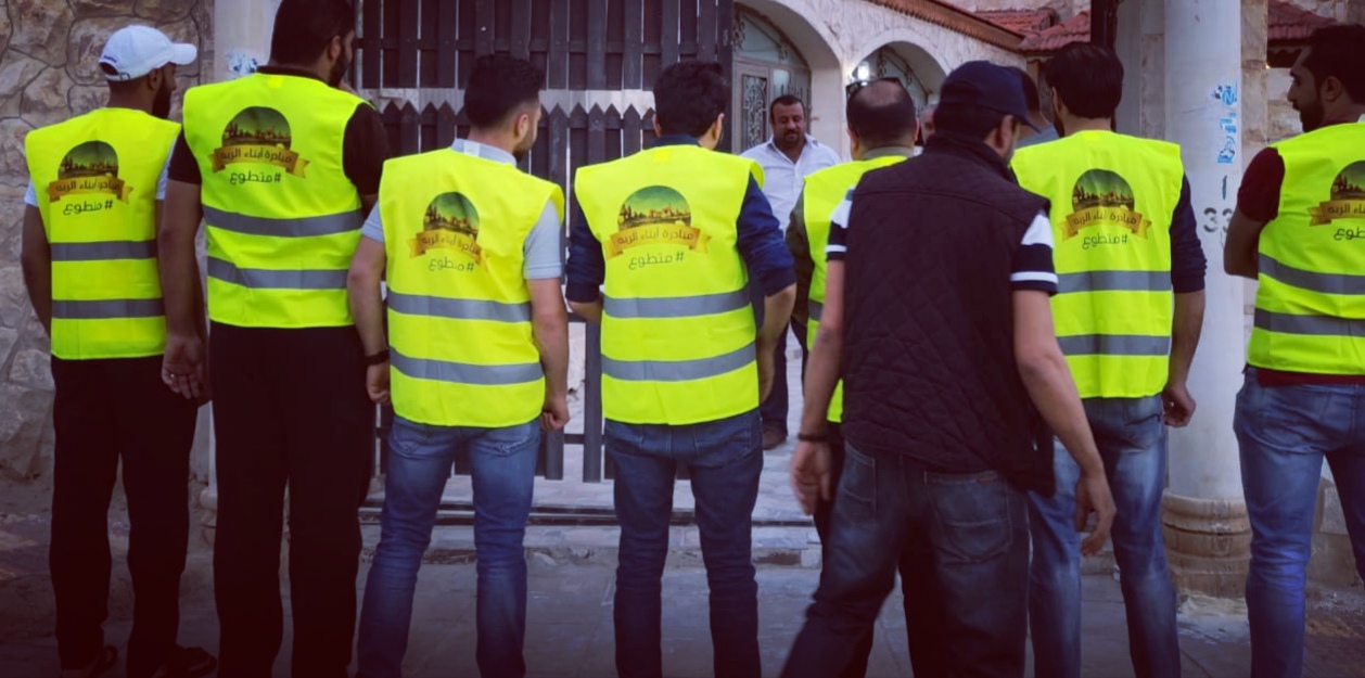 مبادرة أبناء الربه توزع وجبات إفطار