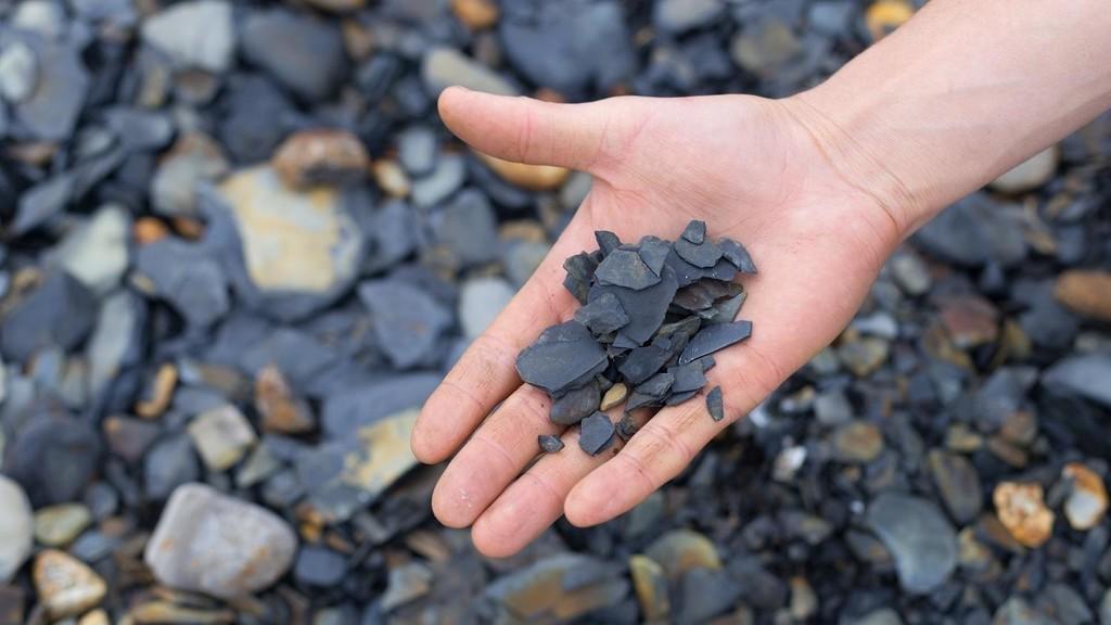 خبراء يقدرون احتياطي الأردن من الصخر