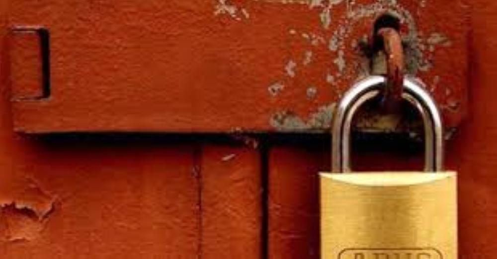 اتلاف كميات من اللحوم واغلاق محلات