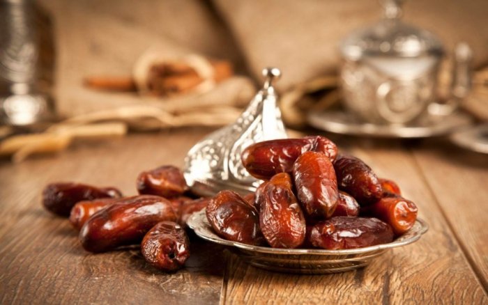 التمر أفضل ما يستفتح به الإفطار