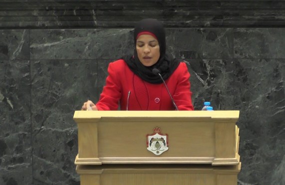 رفض تكفيل نائب صفعت شرطيا