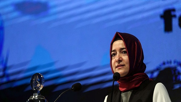 هولندا تمنع وزيرة تركية من دخول