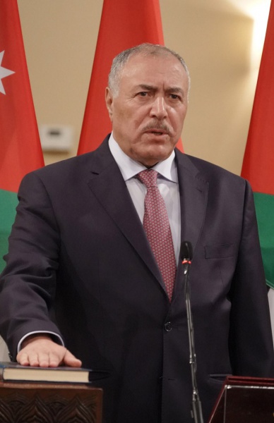 مدير مستشفى غور الصافي وكوادره يطلبون