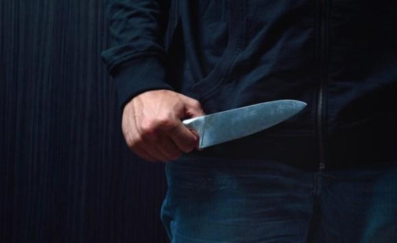 كويتي كاد يطعن زوجته بسبب العصير