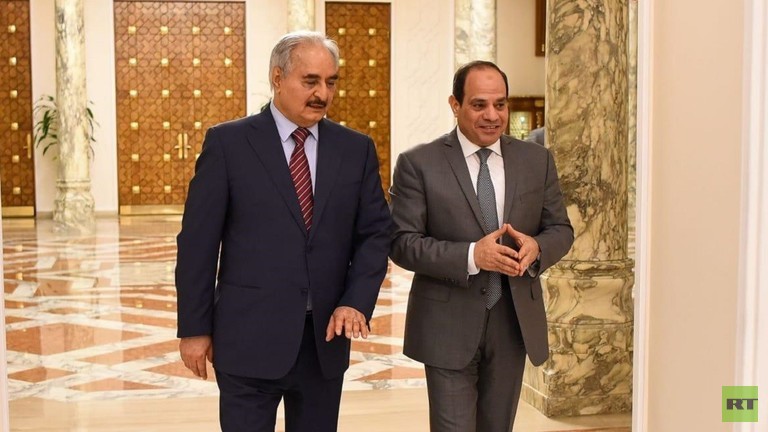 السيسي يستقبل حفتر في قصر الاتحادية