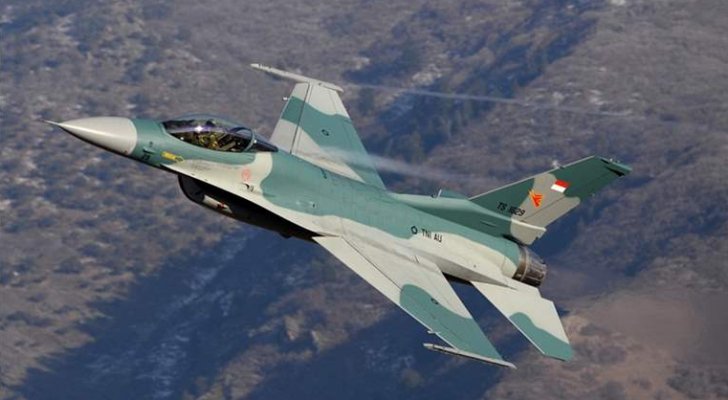 سلاح الجو الإندونيسي يقوم بمهمة ’المسحراتي‘