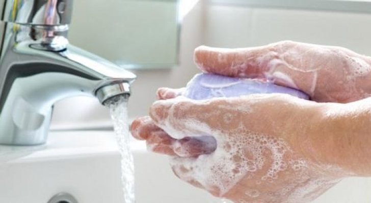 10 أشياء ’قذرة‘ يجب غسل اليدين