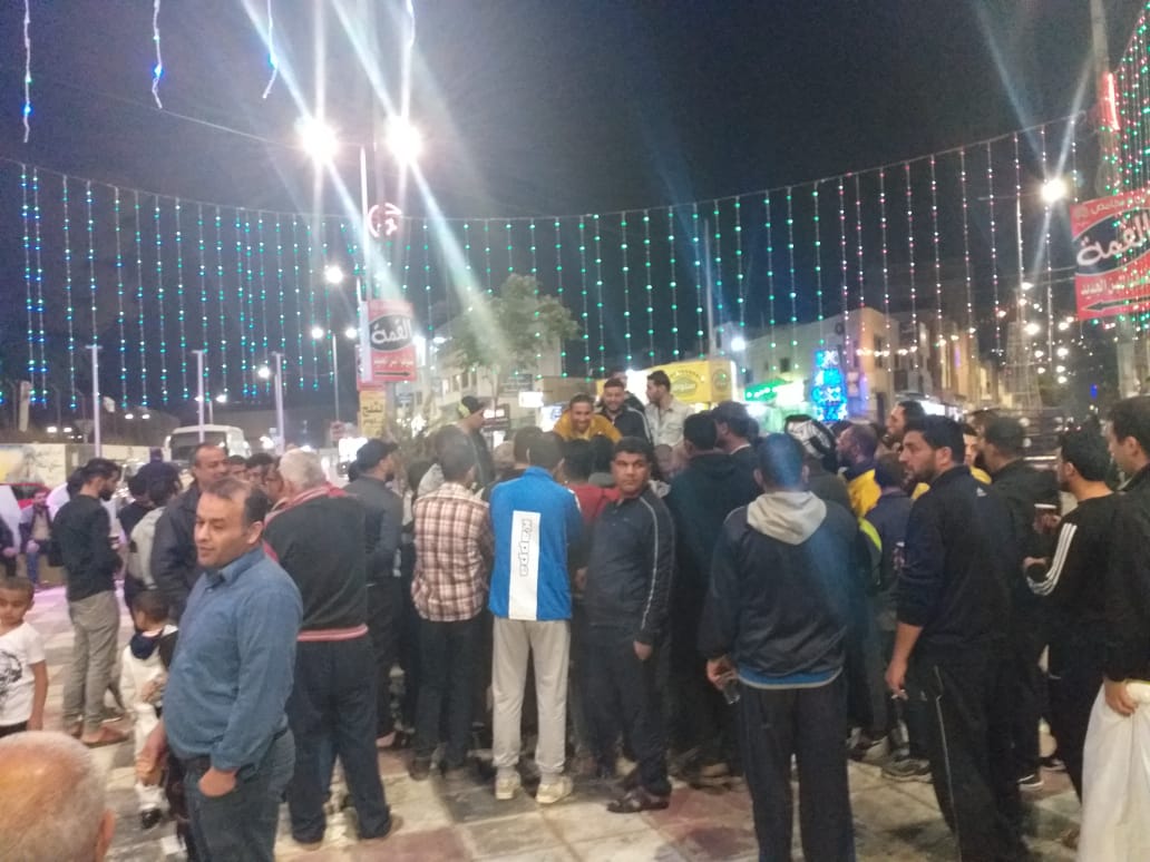 جماهير البقعة تعتصم لليوم الثالث على