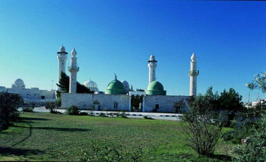 4980 زائرا لمقامات الصحابة بالاغوار الشمالية