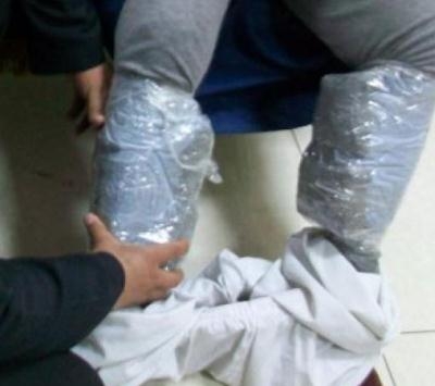 مخدرات اسفل بنطال مسافر من الاردن